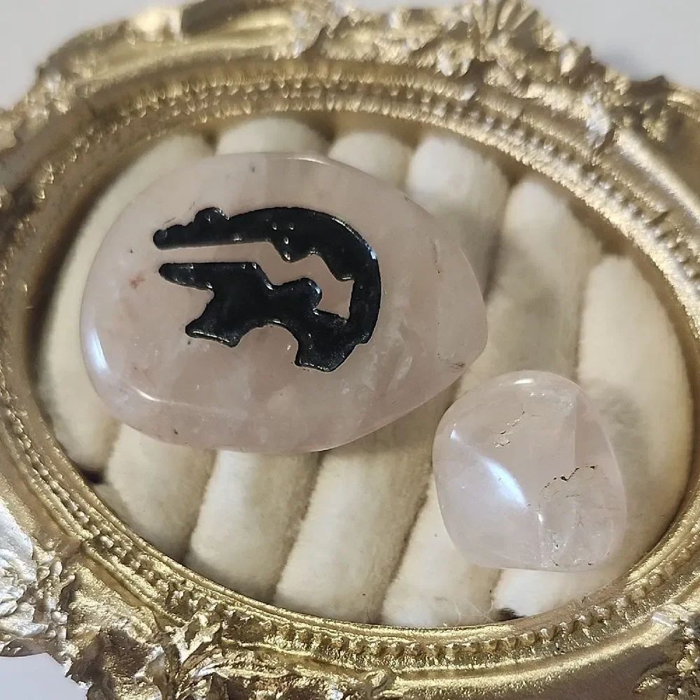 Rose Quartz Crystal Stones - Picture 2 of 3